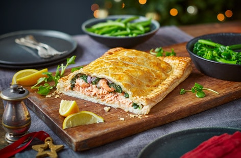 Image of "Salmon and prawns en croûte"
