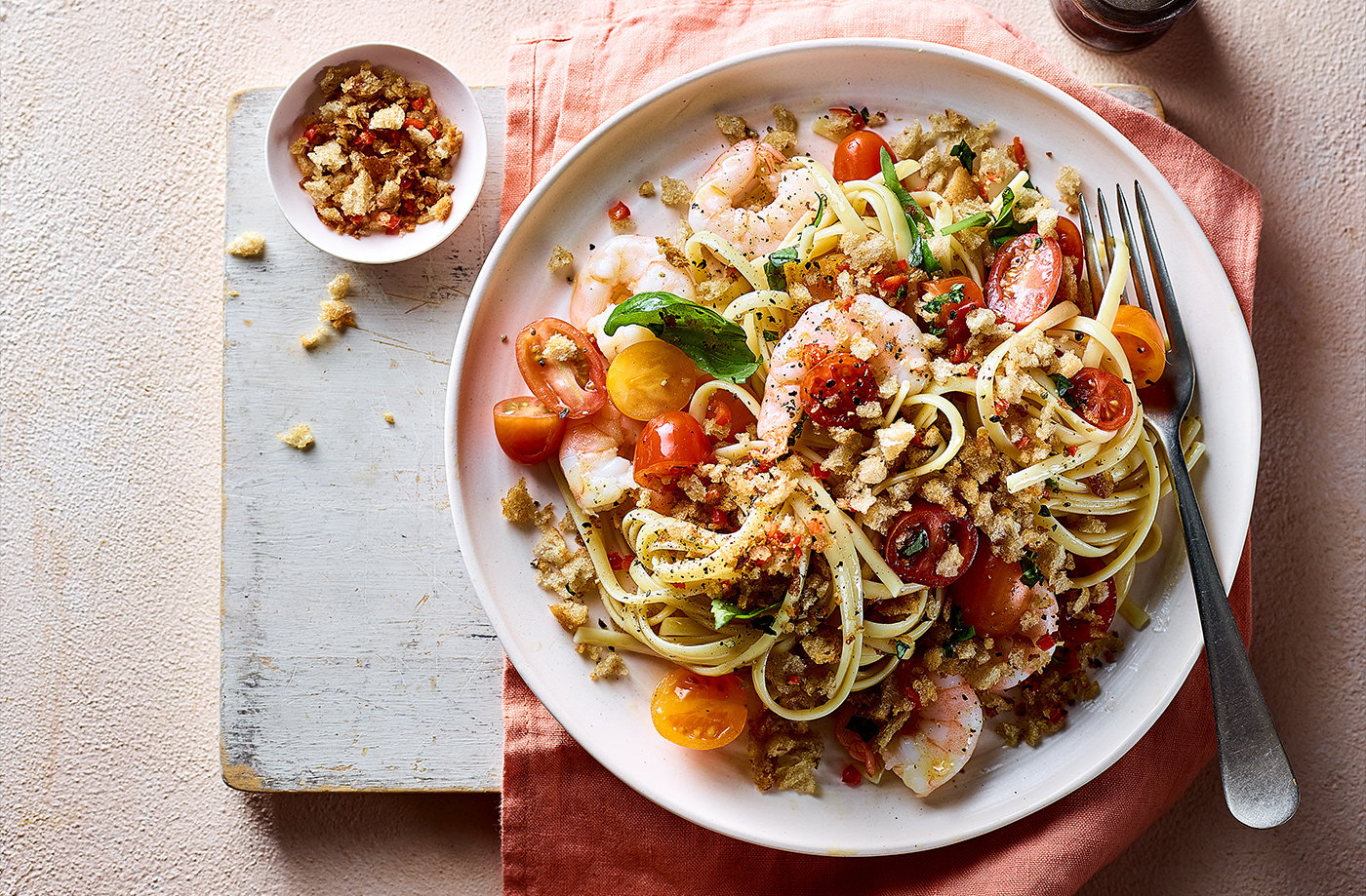 Fresh tomato linguine with prawns