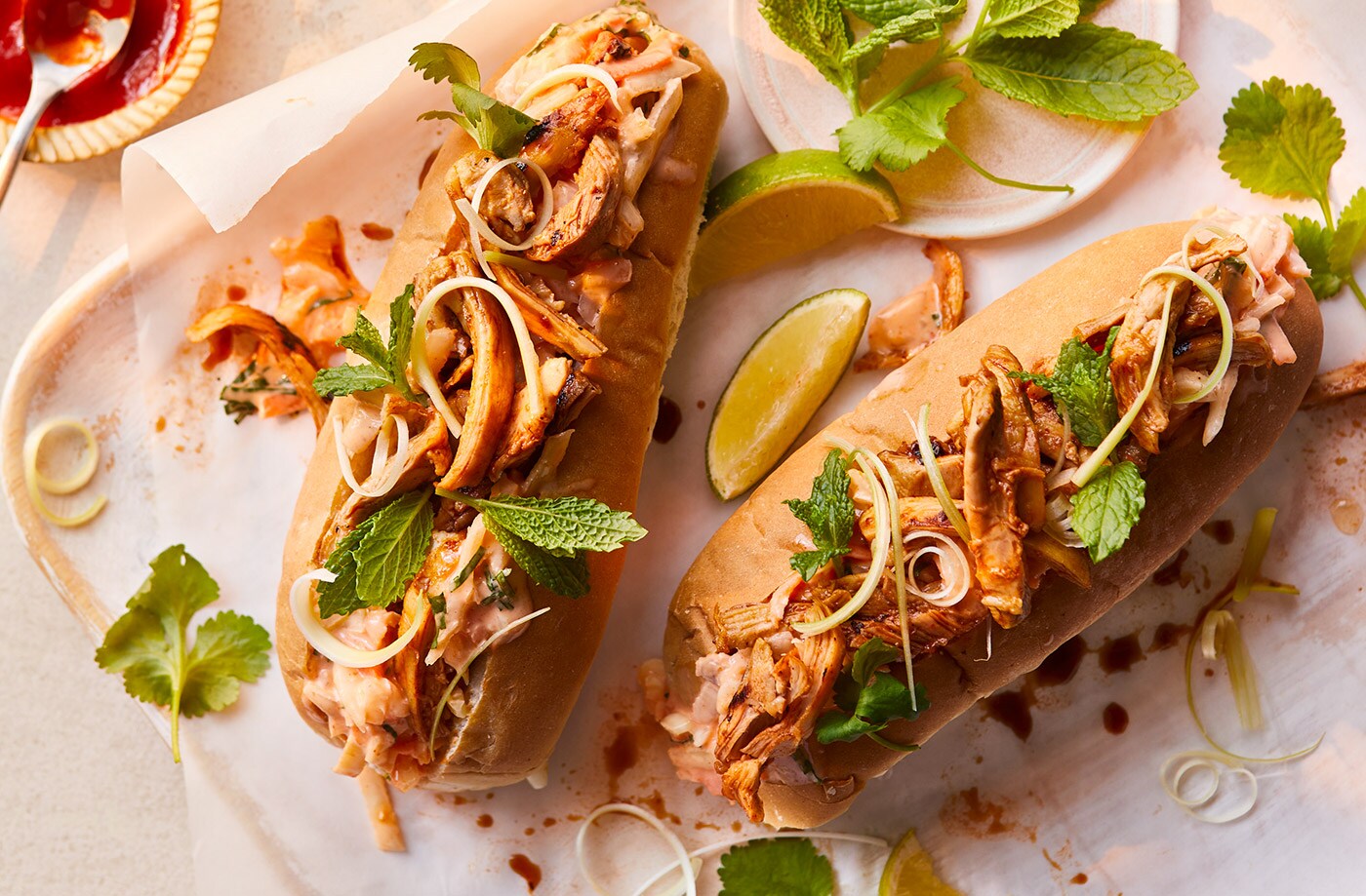 Barbecue chicken bánh mì