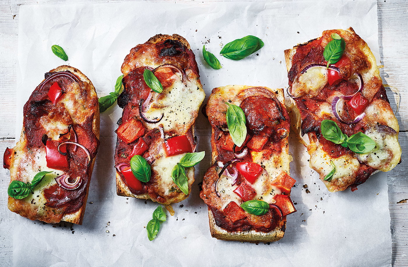 Baguette pizza melts