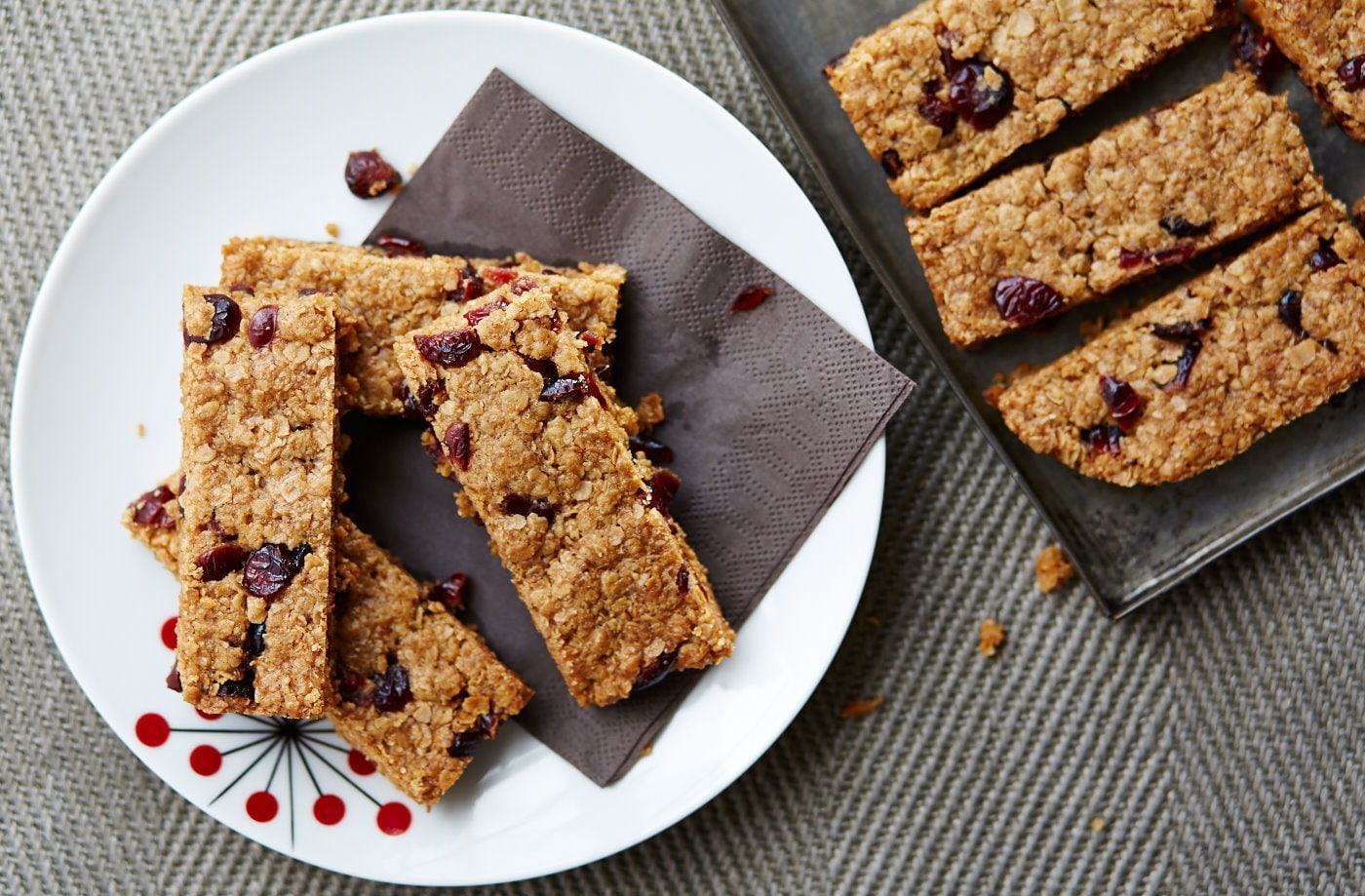 Nut-free snack bar