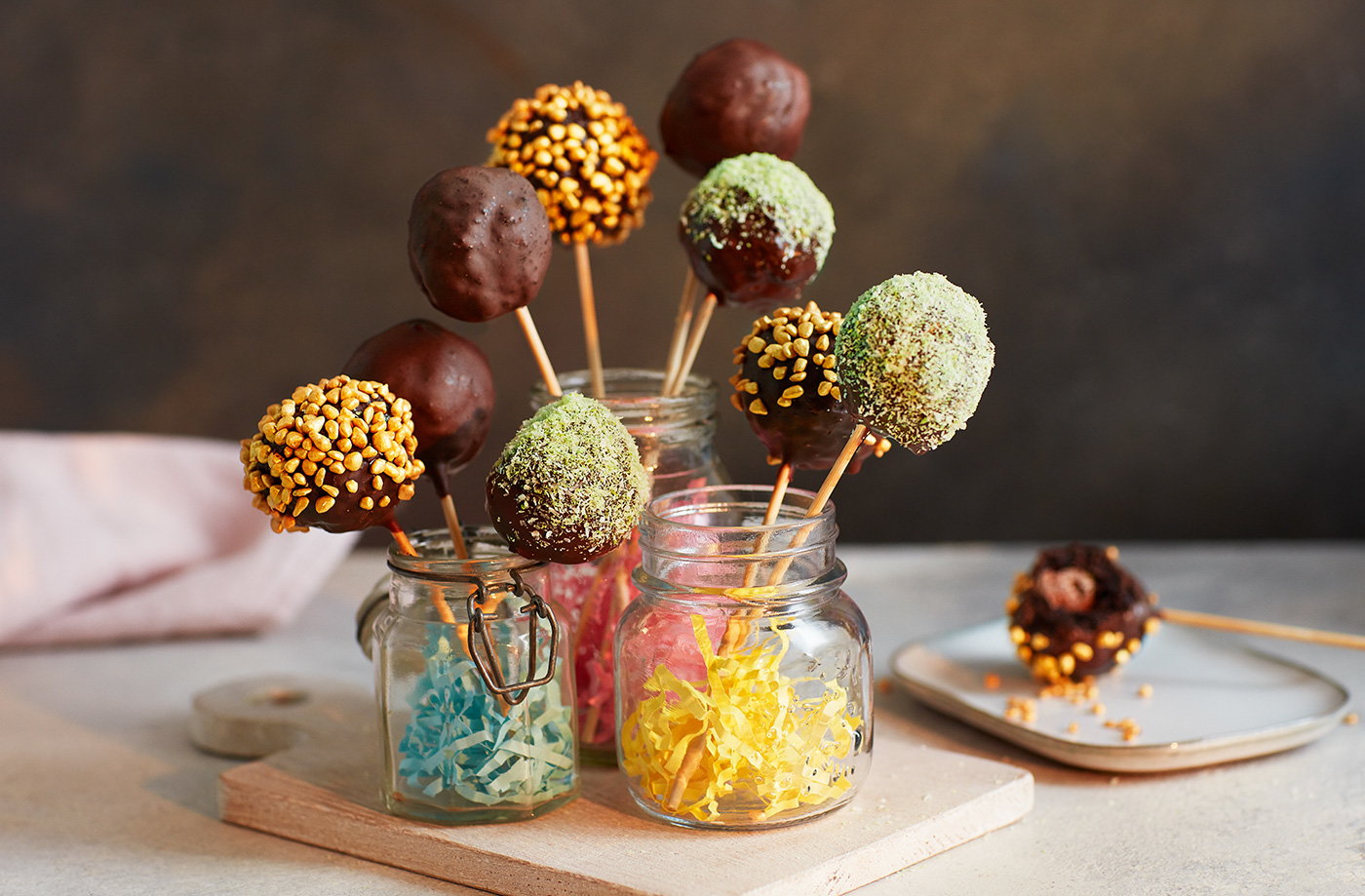 Mini egg cake pops