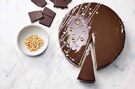 Image of "Mirror-glazed cheesecake"
