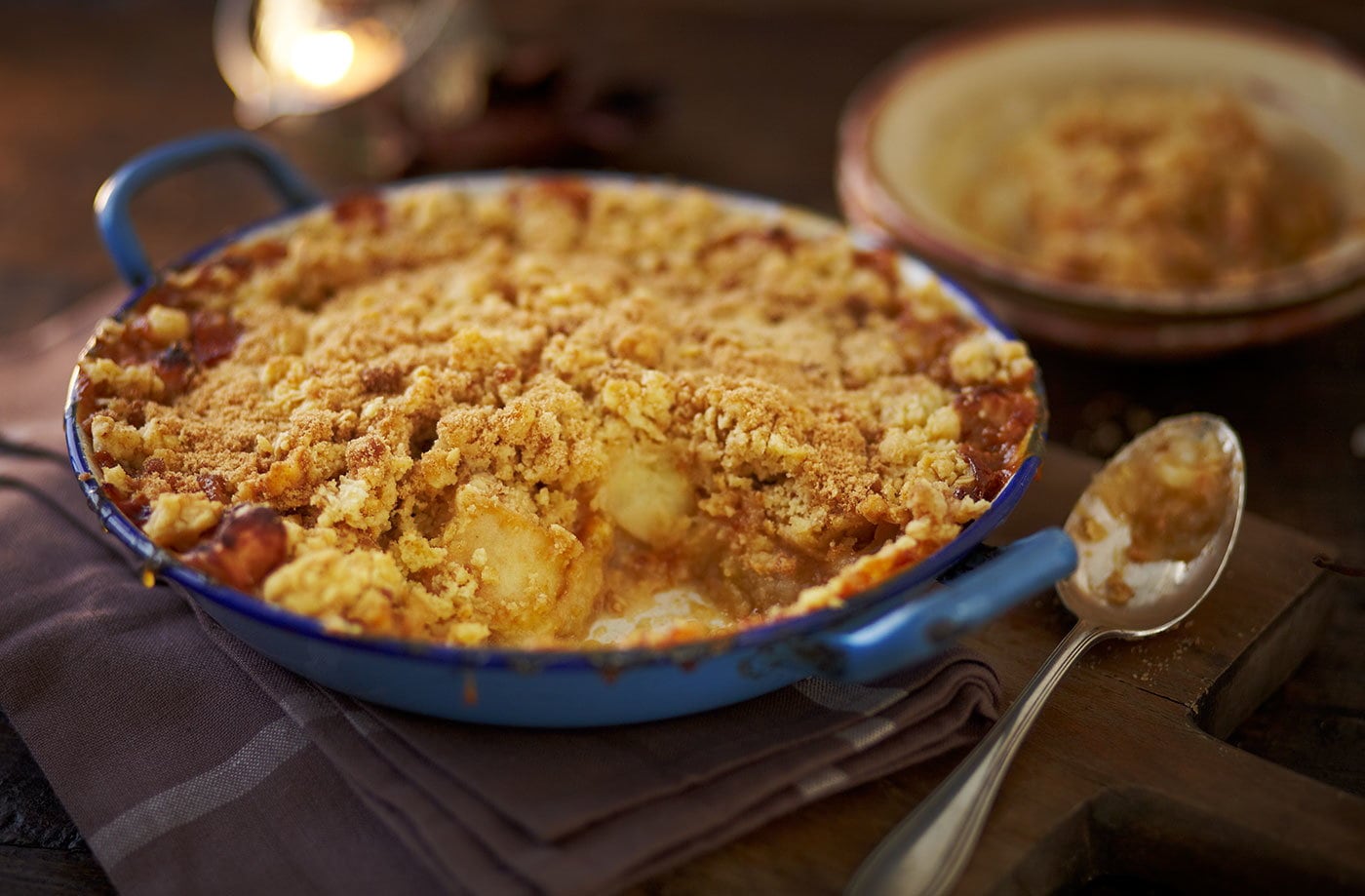 Toffee apple crumble