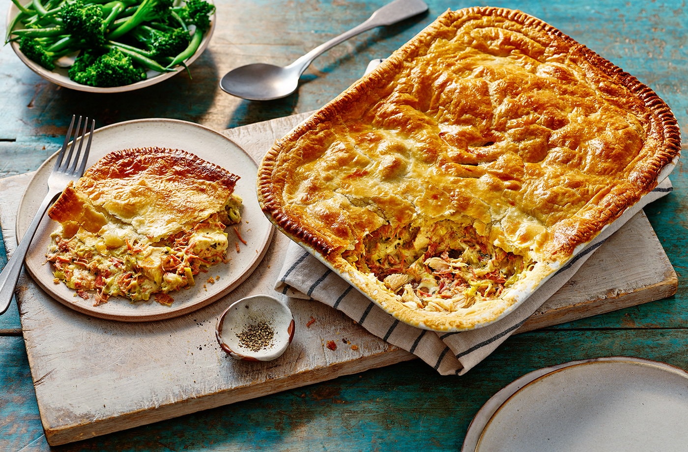 Creamy chicken and ham hock pie