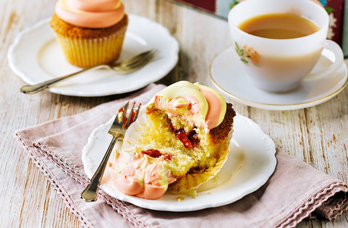 Strawberry and vanilla cupcakes