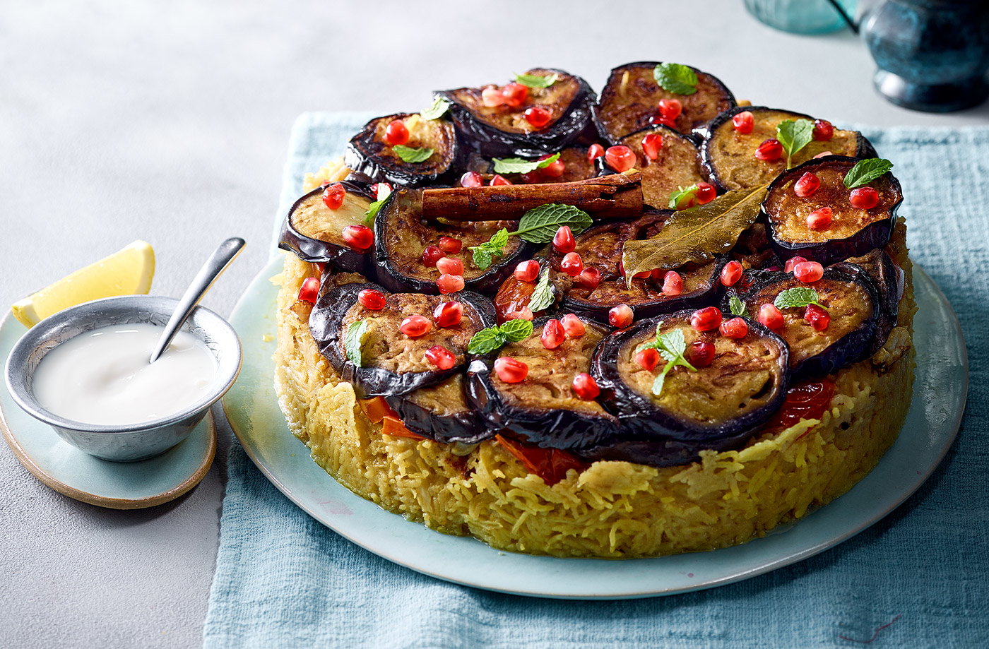 Middle Eastern rice 'cake' (Maqluba)