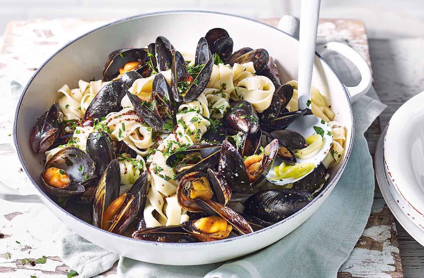 One-pot cider mussels with leeks and tagliatelle