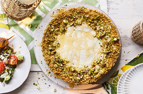Image of "No-bake cheesecake with honey and pistachio"