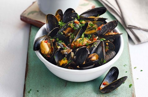 Image of "Chilli mussels and chips"