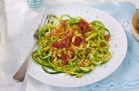 Image of "Courgetti with pesto, Parmesan crumbs and Parma ham"