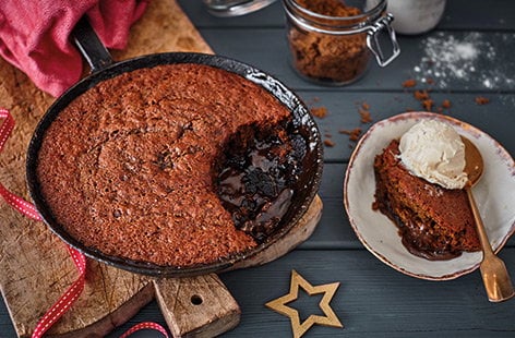 Image of "Self-saucing date and caramel pudding"
