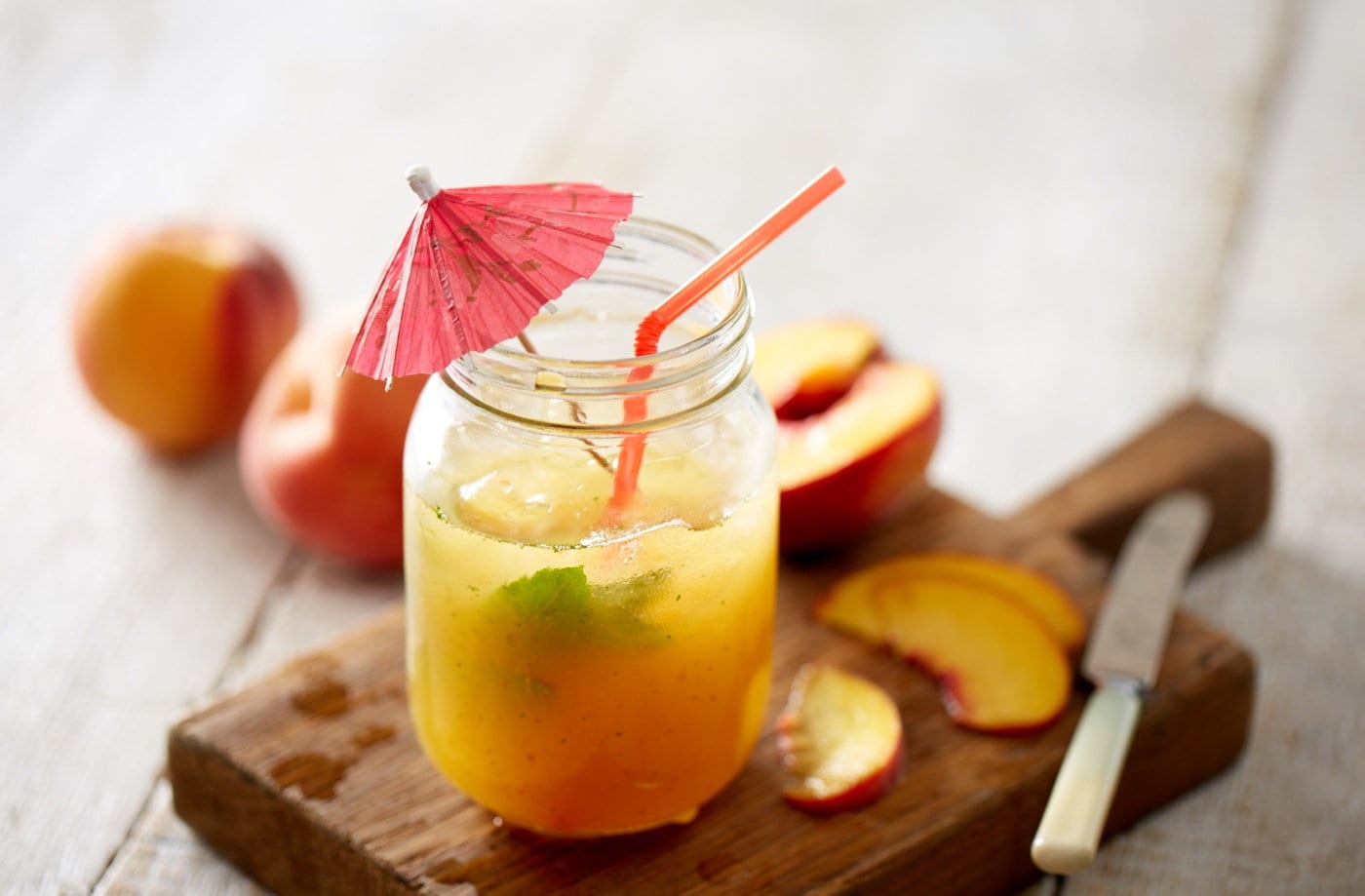 Peach and mint fizz