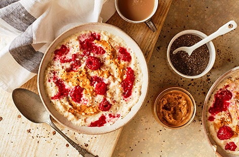 Image of "Peanut butter and raspberry porridge"