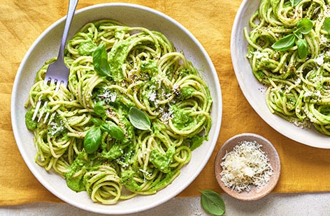 Green pesto spaghetti