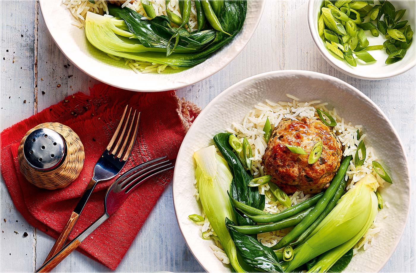 Chinese lion's head pork meatballs