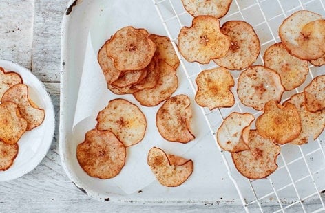 Image of "Spiced pear crisps"