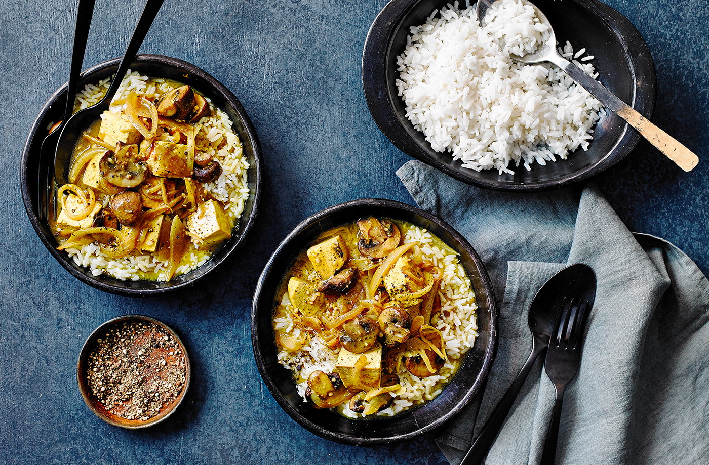 Tofu curry with mushrooms