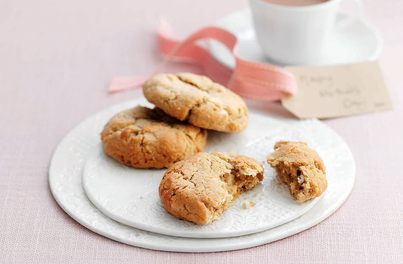 Lemon and white chocolate cookies