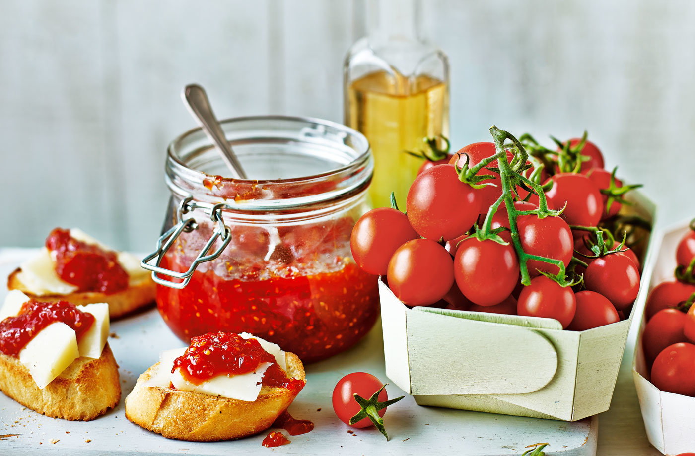 Tomato and chilli chutney 