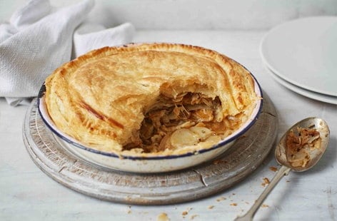 Image of "Vegan potato, rosemary and onion pie"