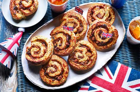 Image of "Pulled pork and caramelised onion scone swirls"