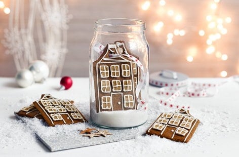 Image of "Gingerbread townhouse"