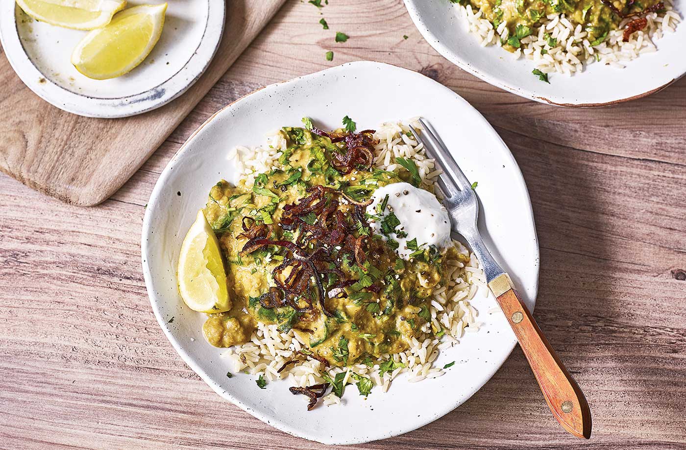 Red lentil and spinach korma