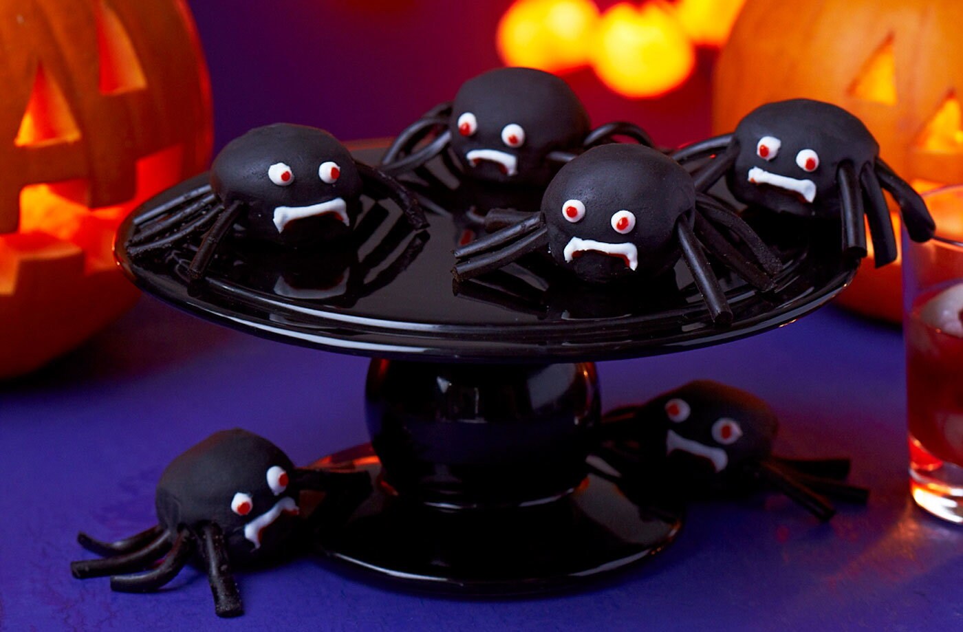 Spider cake pops