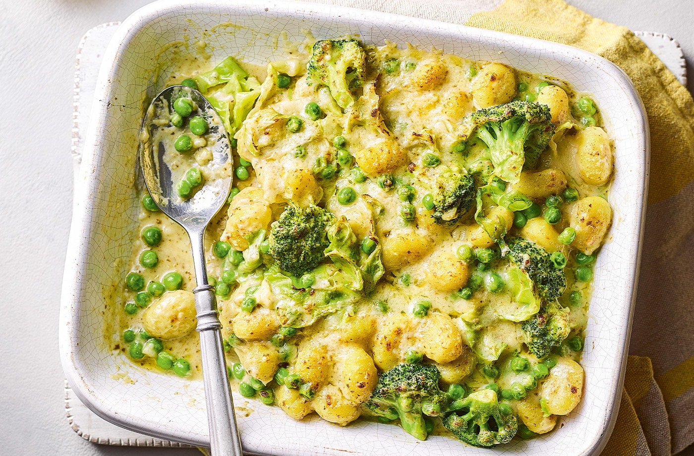 Crispy gnocchi, broccoli and cheese bake