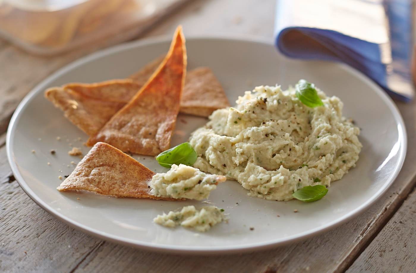 Herby white bean dip