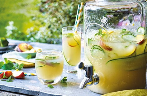 Image of "Apple and cucumber gin cocktail"