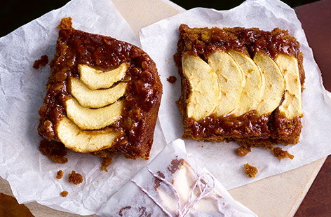 Image of "Toffee apple traybake (parkin)"