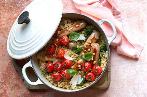 Image of "Pesto sausage and pearl barley one-pot"