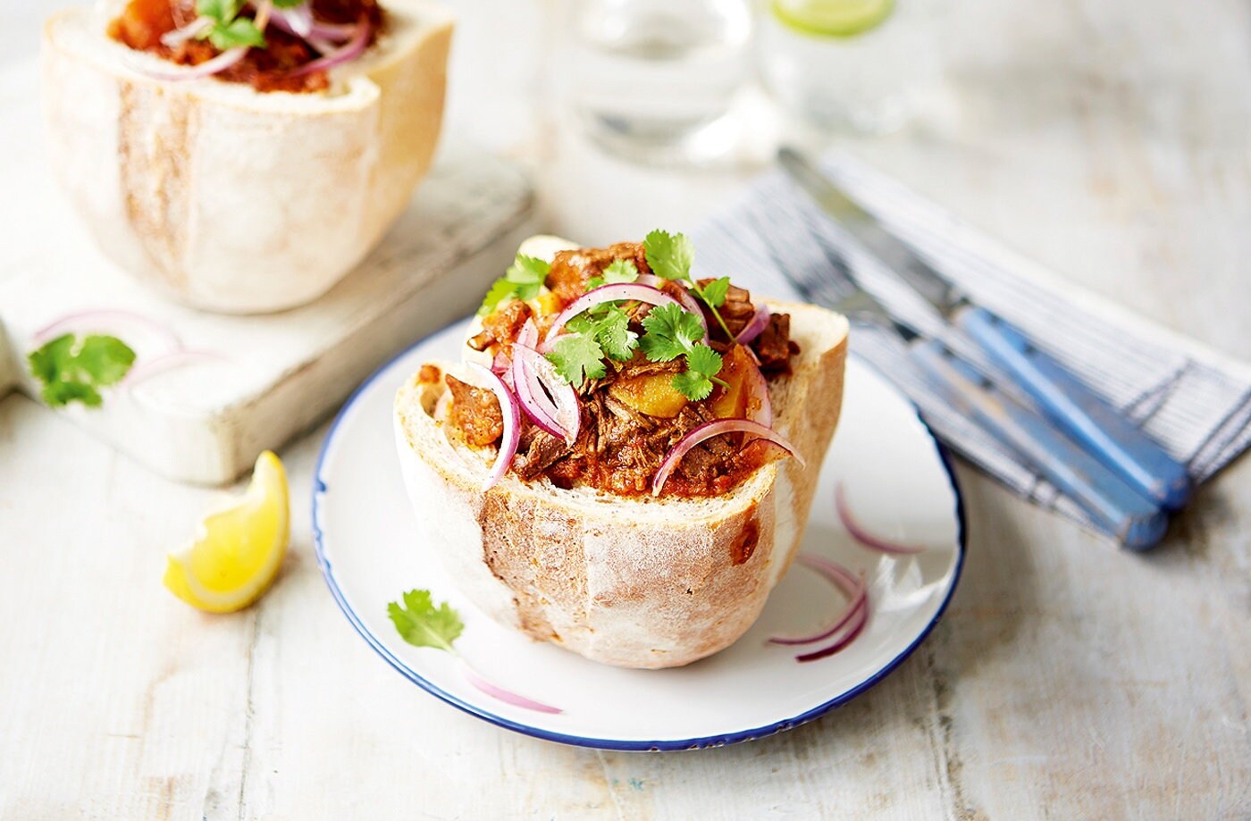 Brisket bunny chow