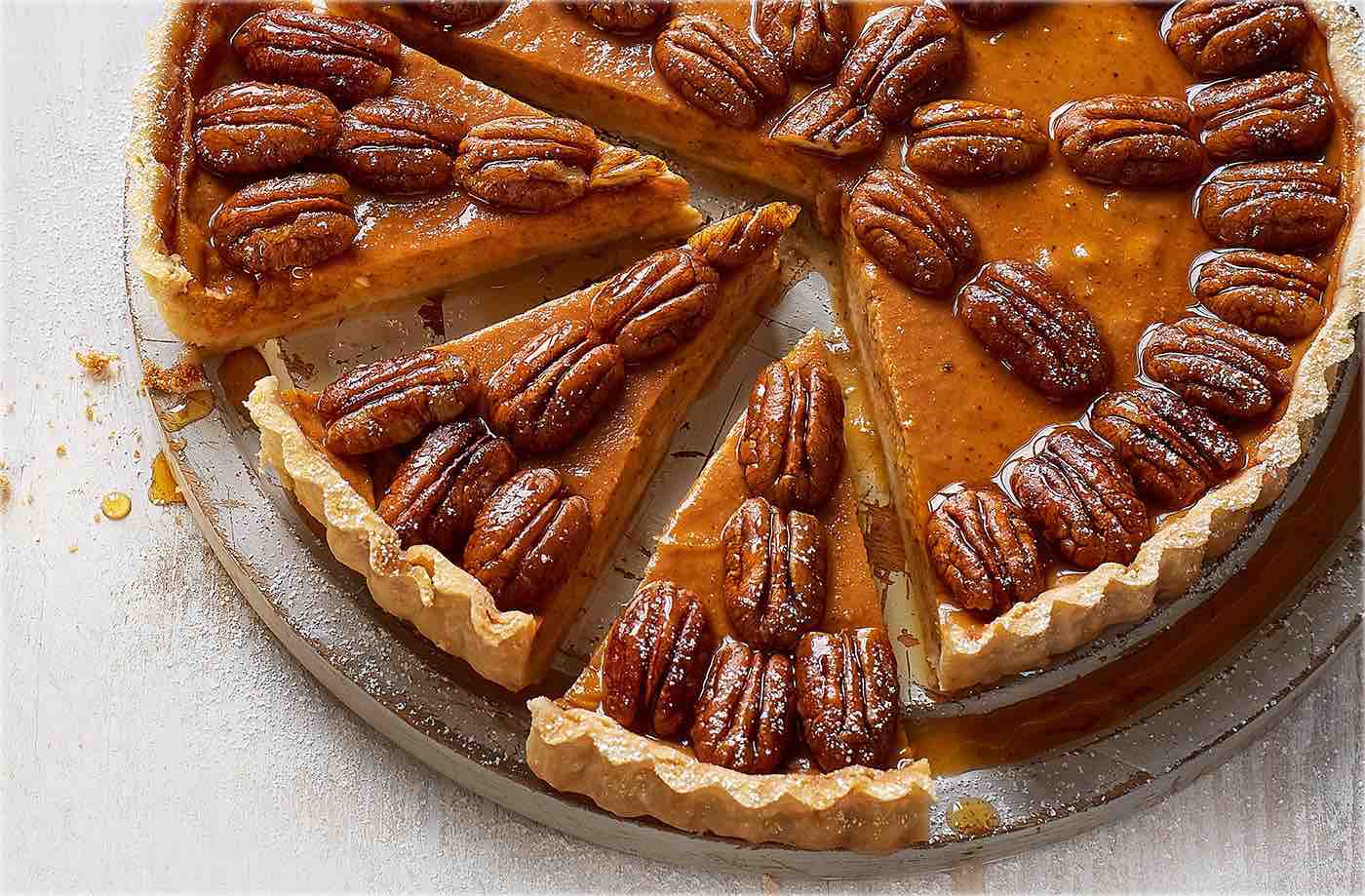 Pumpkin and pecan pie