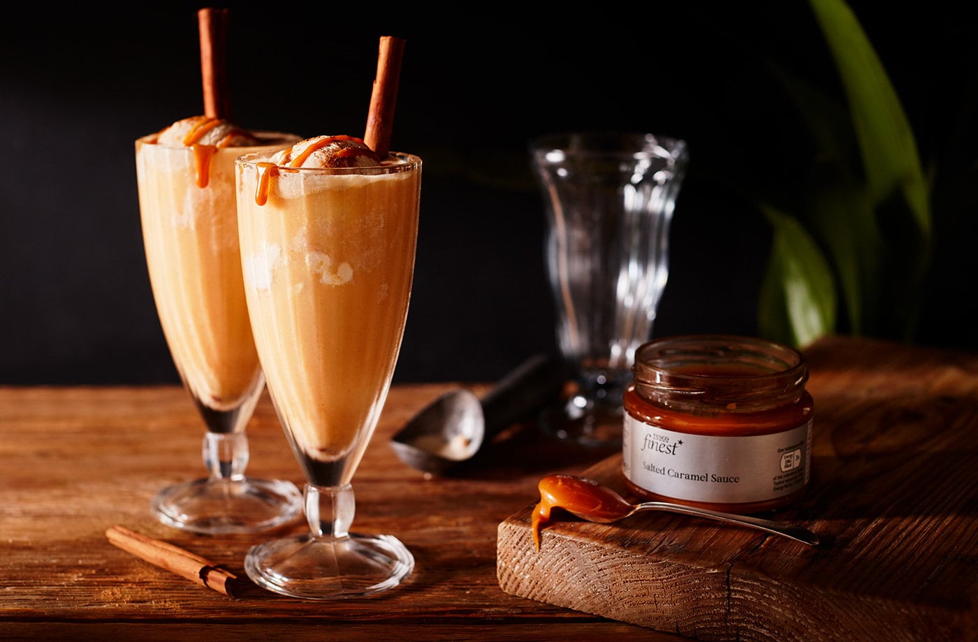 Caramel cider floats
