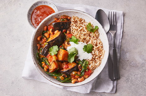 Image of "Aubergine, black-eyed bean and spinach curry"