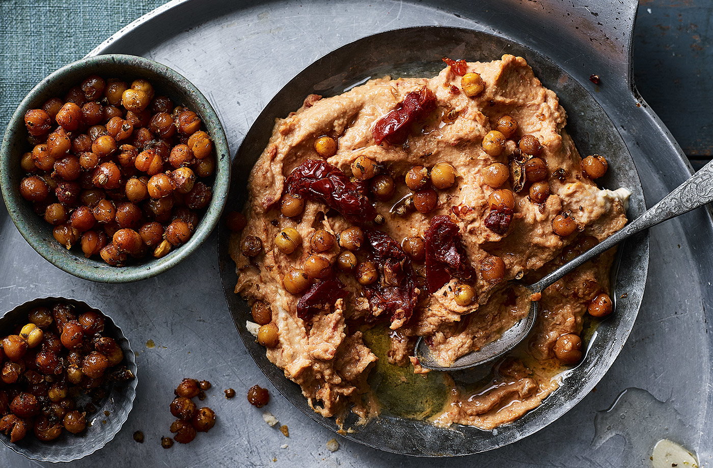 Sundried tomato houmous with crispy chickpeas