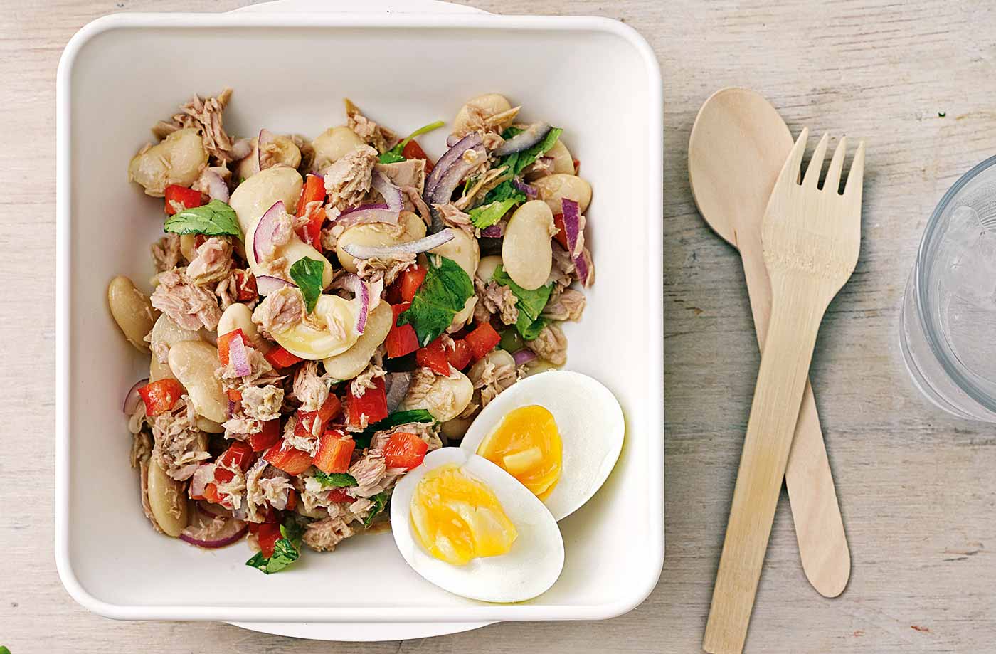 Tuna, pepper and butterbean salad