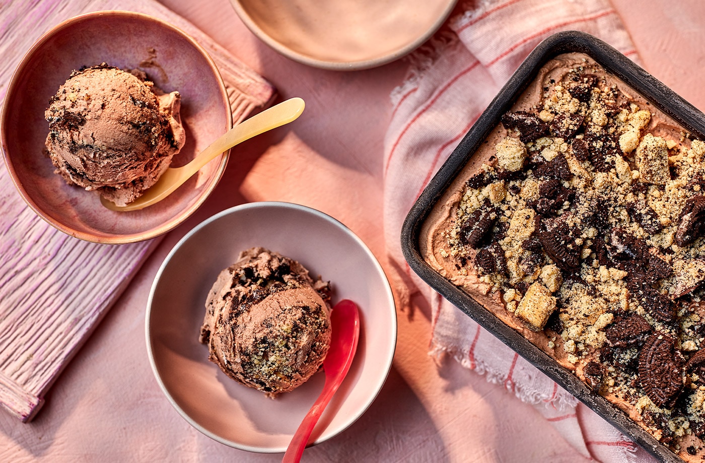 1400x919_Chocolate-biscuit-ice-cream