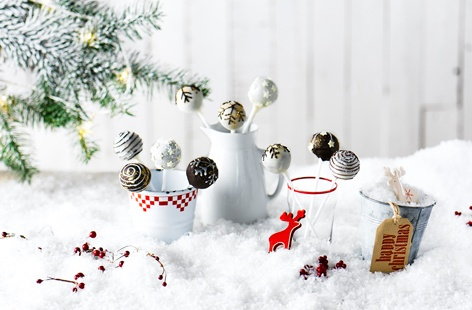 Image of "Cake pop baubles"
