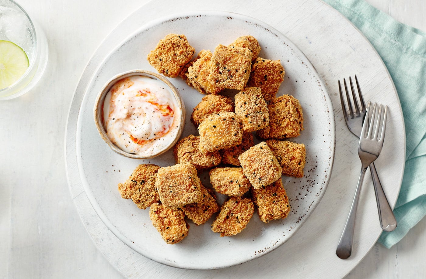 Crispy paneer with chilli yogurt dip