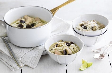 Image of "One-pot Thai green chicken curry"