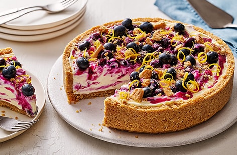 Blueberry deep-dish cheesecake