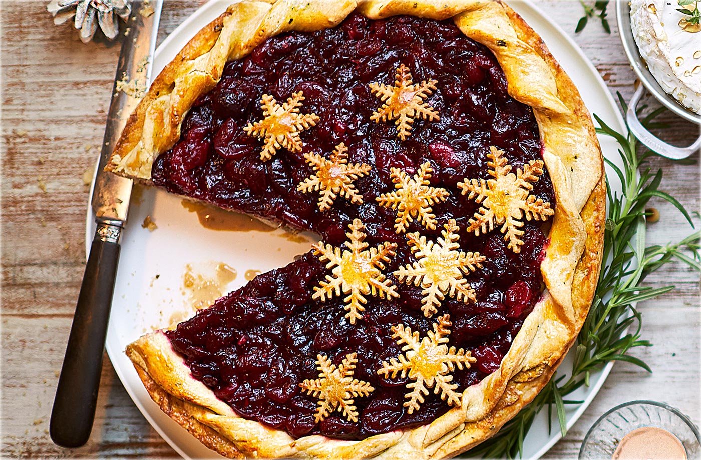 Chicken, mushroom and cranberry pie