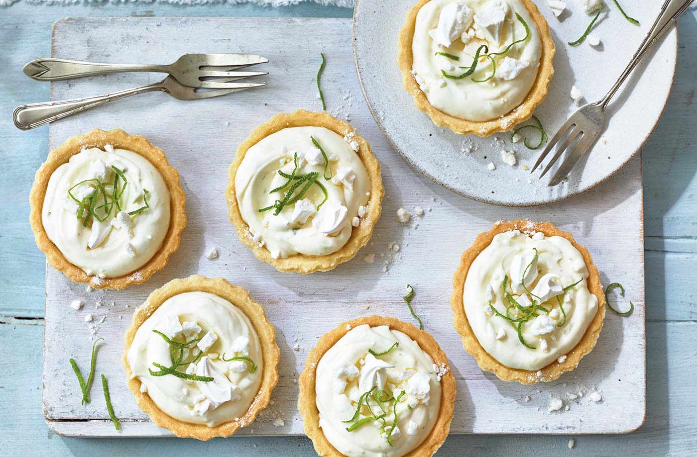 Mini lime meringue tarts