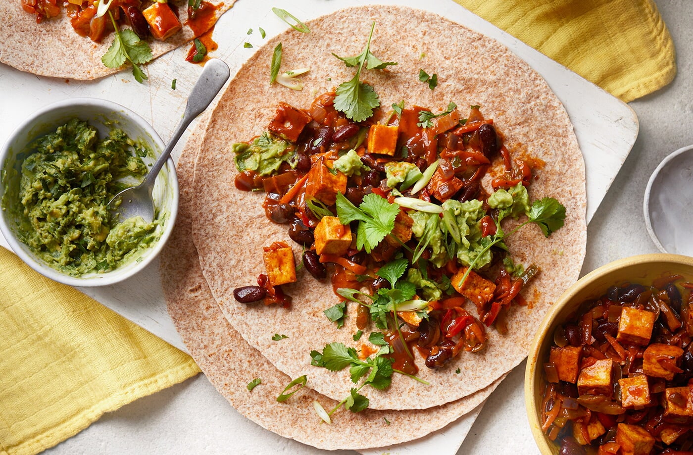 Tofu fajitas with guacamole