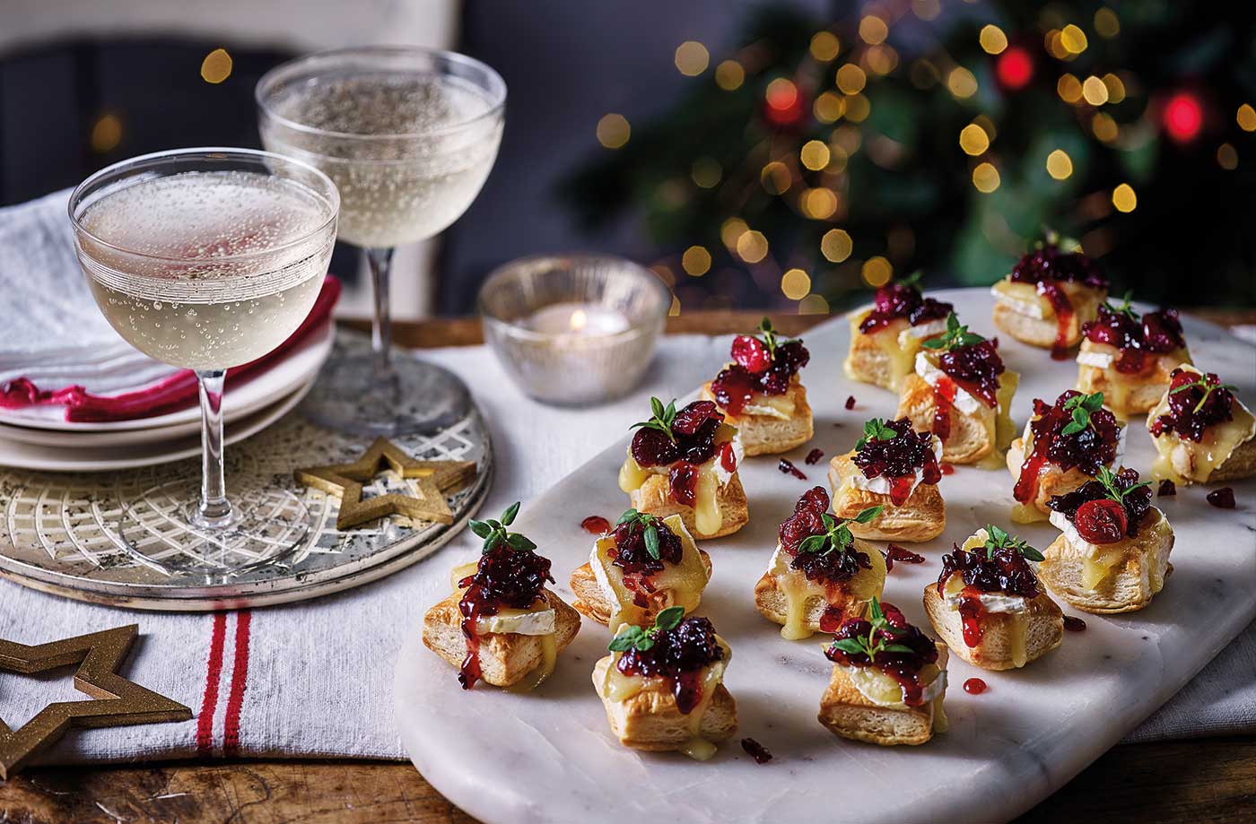 Cranberry Camembert puffs