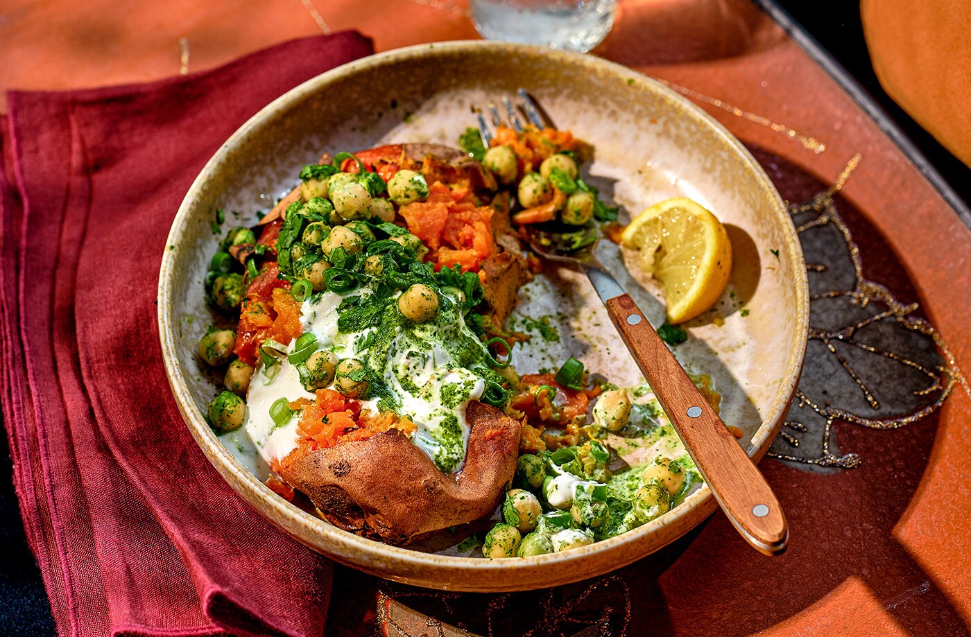 1400x919_Green-goddesss-chickpeas-with-smashed-sweet-potato-jackets